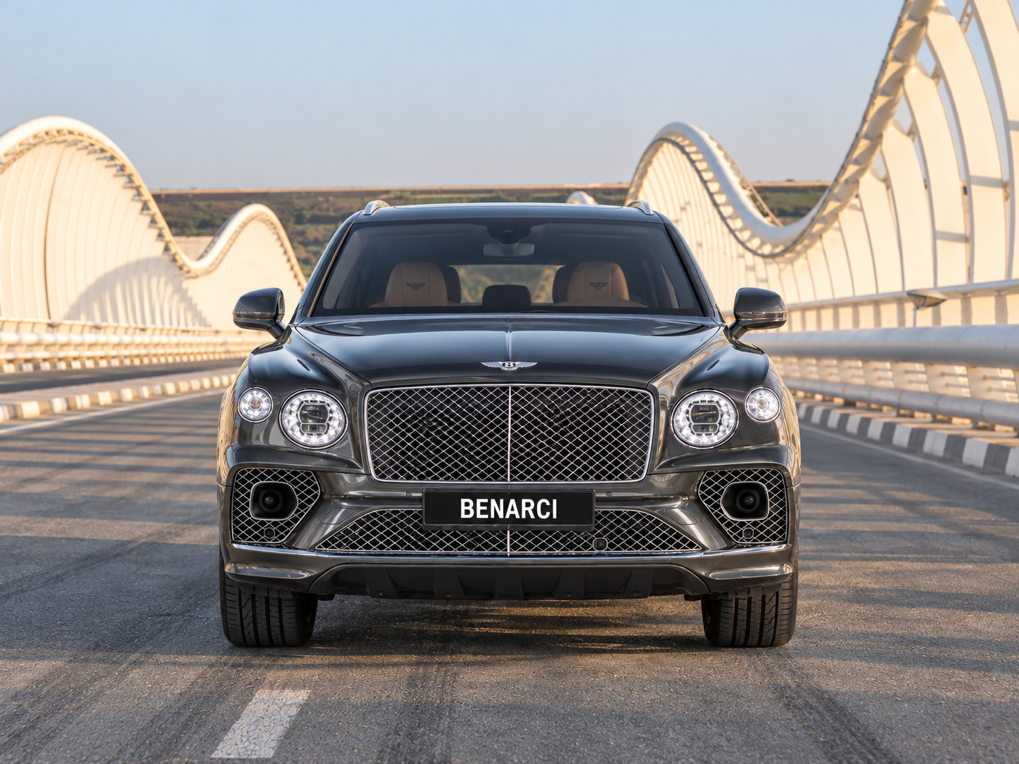 Bentley Bentayga — miniature 2